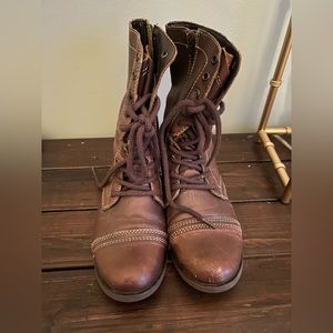 Steve Madden brown lace and zipper combat boot